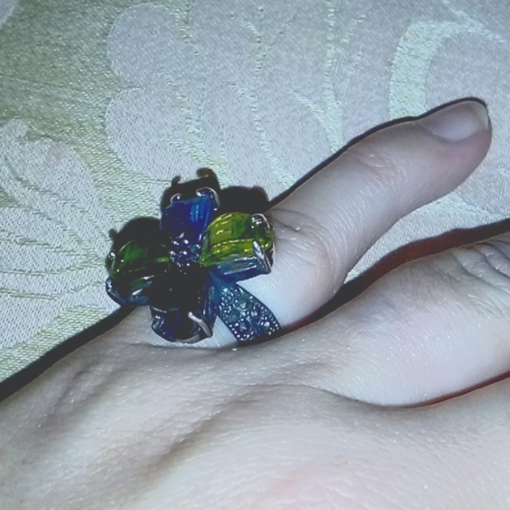 Sterling silver Sparkling Gemstone Flower ring
